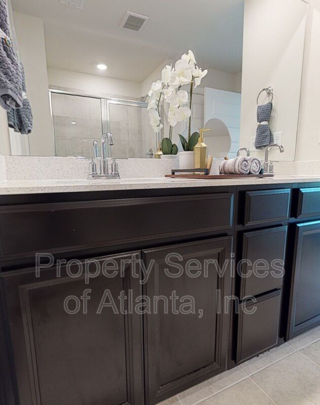 Fairburn 5BD/2.5BA newer home! property image