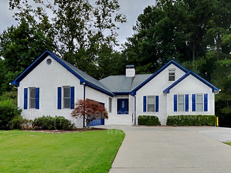 Acworth-Cobb-4BR/3.5BA - Attic for Storage - Finished Basement property image