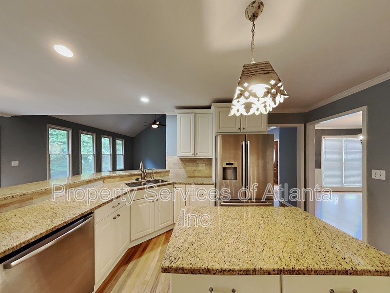 Acworth-Cobb-4BR/3.5BA - Attic for Storage - Finished Basement property image