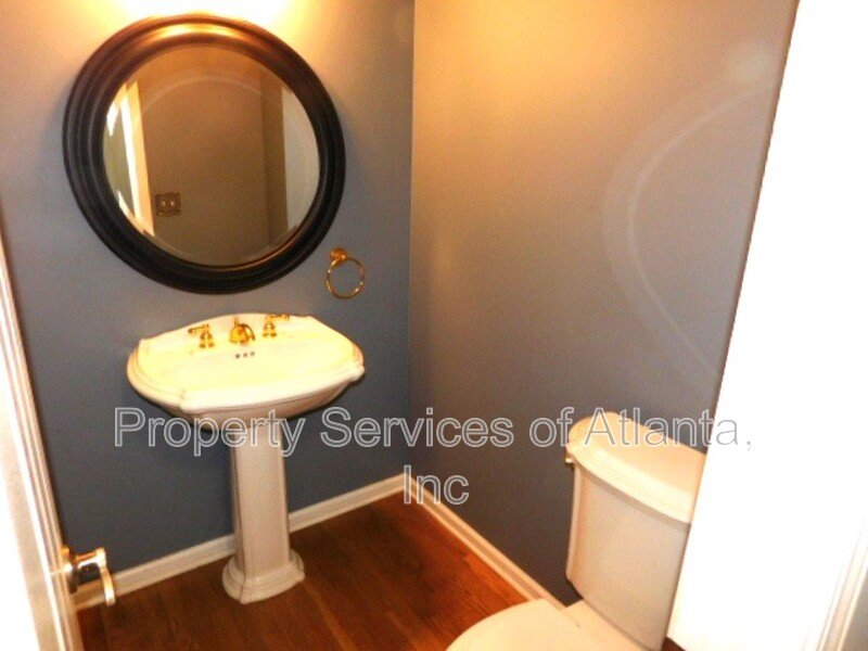 Acworth-Cobb-4BR/3.5BA - Attic for Storage - Finished Basement property image