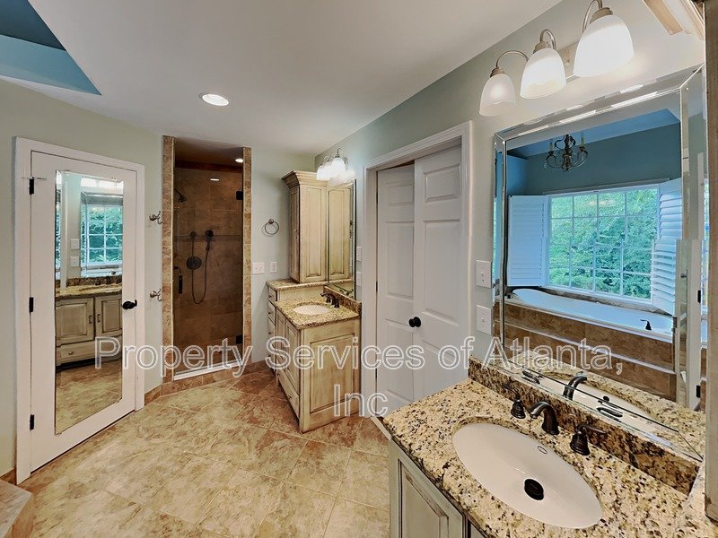 Acworth-Cobb-4BR/3.5BA - Attic for Storage - Finished Basement property image