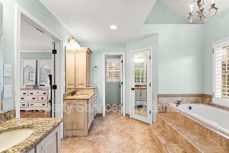 Acworth-Cobb-4BR/3.5BA - Attic for Storage - Finished Basement property image