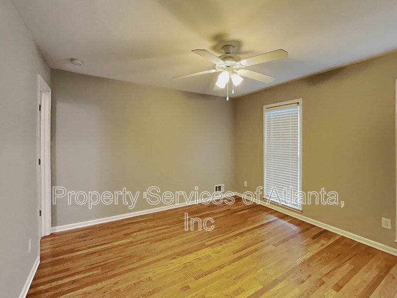 Acworth-Cobb-4BR/3.5BA - Attic for Storage - Finished Basement property image