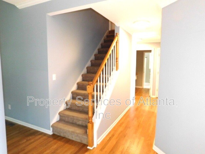 Acworth-Cobb-4BR/3.5BA - Attic for Storage - Finished Basement property image
