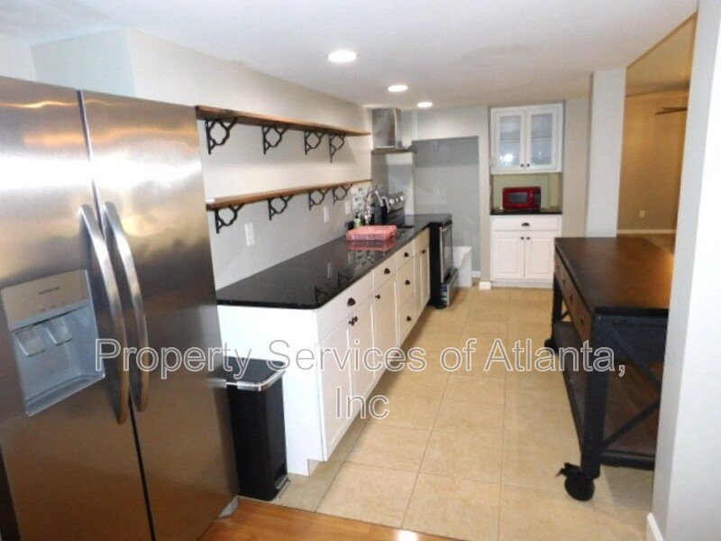 Acworth-Cobb-4BR/3.5BA - Attic for Storage - Finished Basement property image