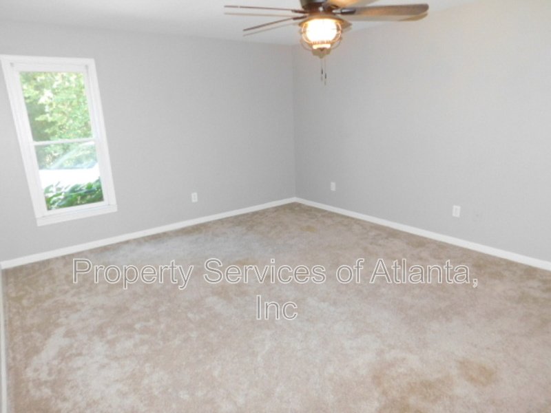 Acworth-Cobb-4BR/3.5BA - Attic for Storage - Finished Basement property image