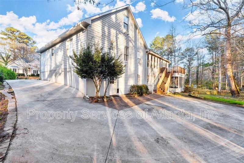 Acworth-Cobb-4BR/3.5BA - Attic for Storage - Finished Basement property image