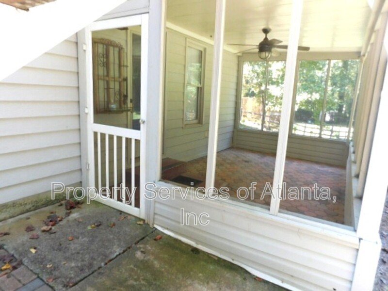 Acworth-Cobb-4BR/3.5BA - Attic for Storage - Finished Basement property image