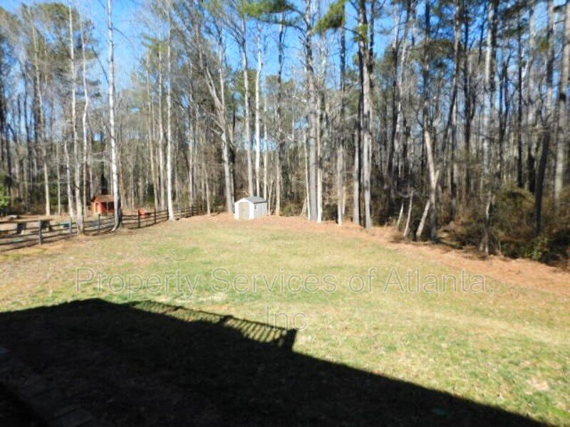 Acworth-Cobb-4BR/3.5BA - Attic for Storage - Finished Basement property image