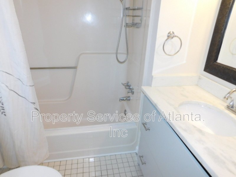 Roswell - 3BR/3.5BA End Unit Townhouse property image