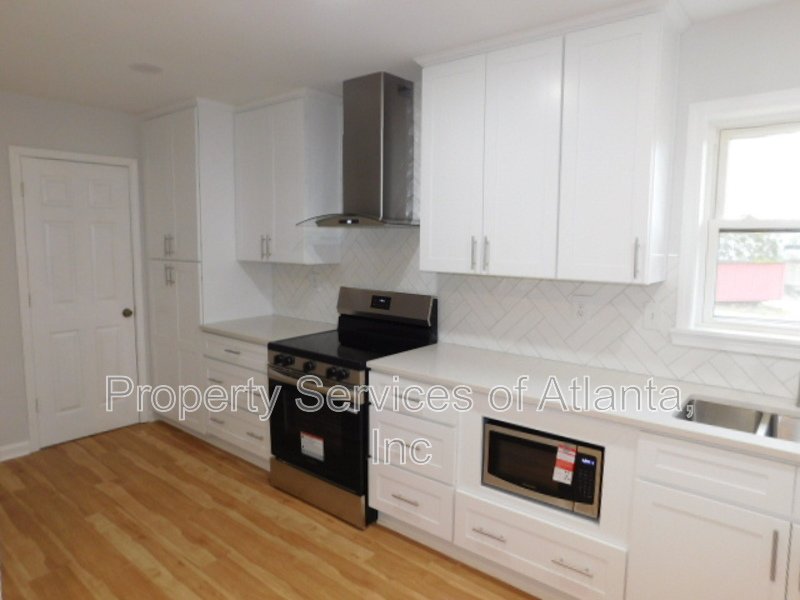 Decatur - Remodeled 3BR/2BA - Garage property image