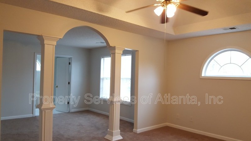 4BD/2.5 BA Stockbridge Fenced yard Move In Now!!! property image