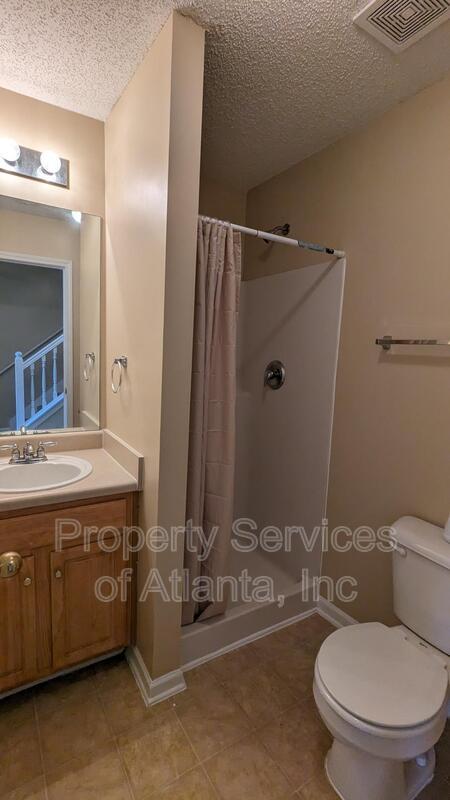 Spacious 4BD/3BA townhome in Morrow Move In Now property image
