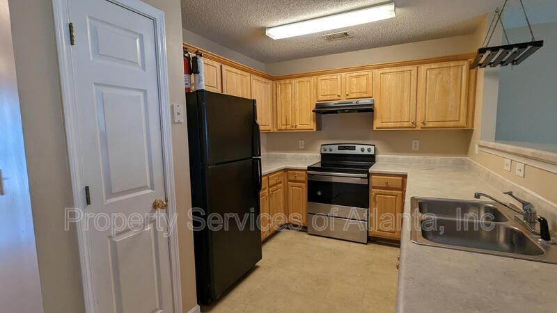 Spacious 4BD/3BA townhome in Morrow Move In Now property image