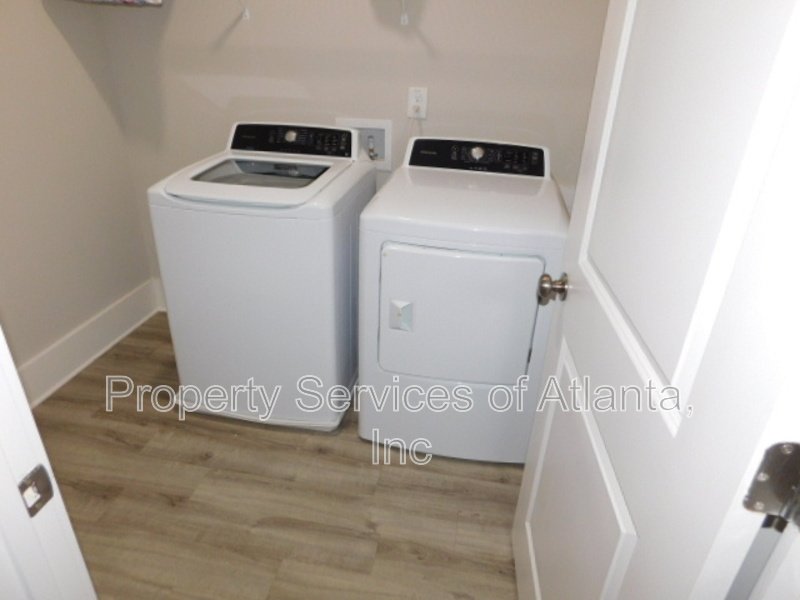 Powder Springs - 4BR/3.5BA - Spacious Home - Amenities property image