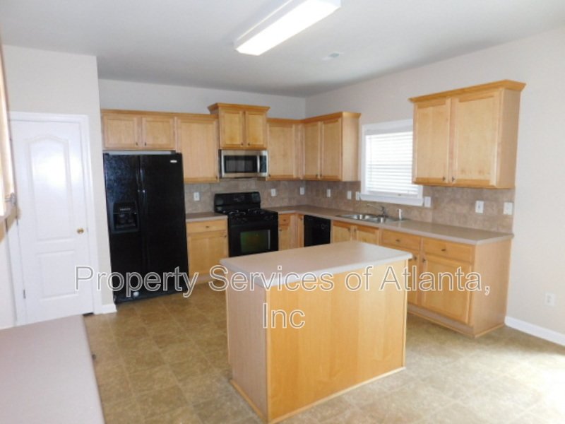 Douglasville - 4BR/2.5BA - Great Community with Amenities property image