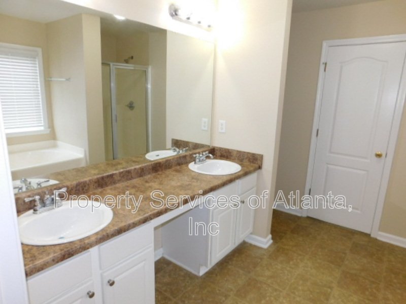 Douglasville - 4BR/2.5BA - Great Community with Amenities property image