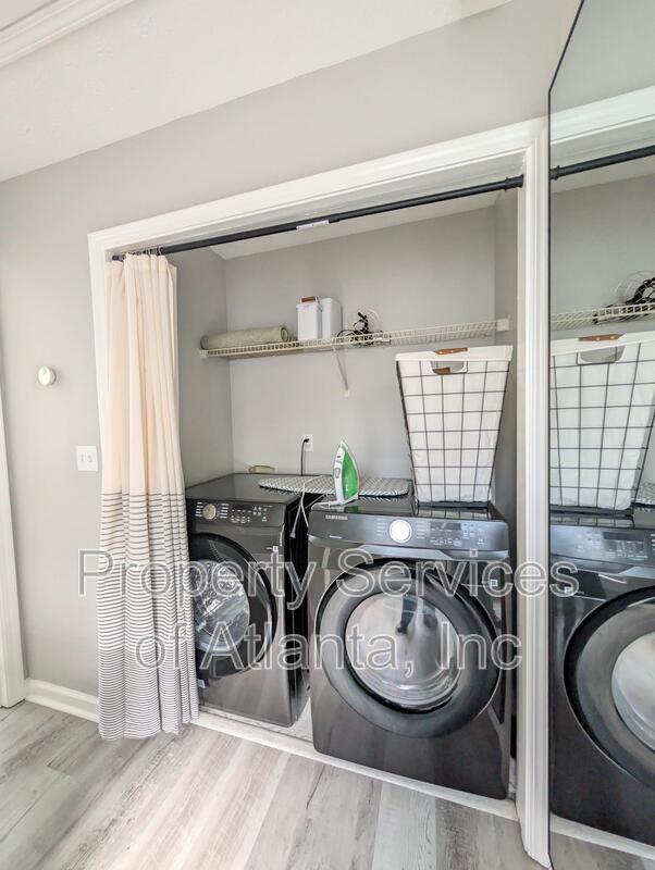 End townhome 2BD/2.5 Bath property image