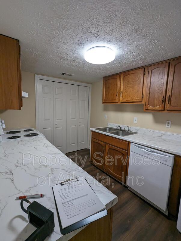 3BD/2.5 Townhome Move in now property image