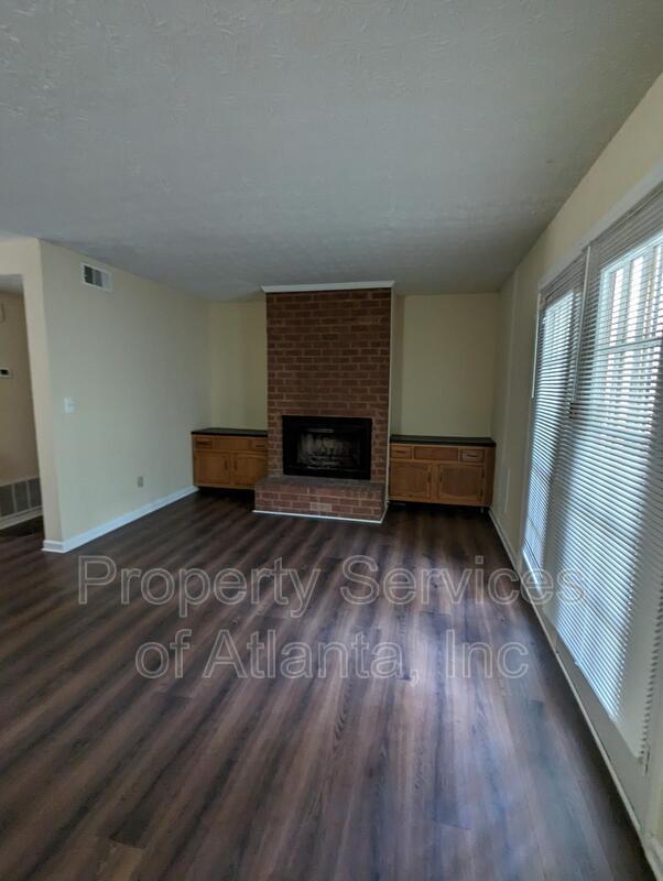 3BD/2.5 Townhome Move in now property image