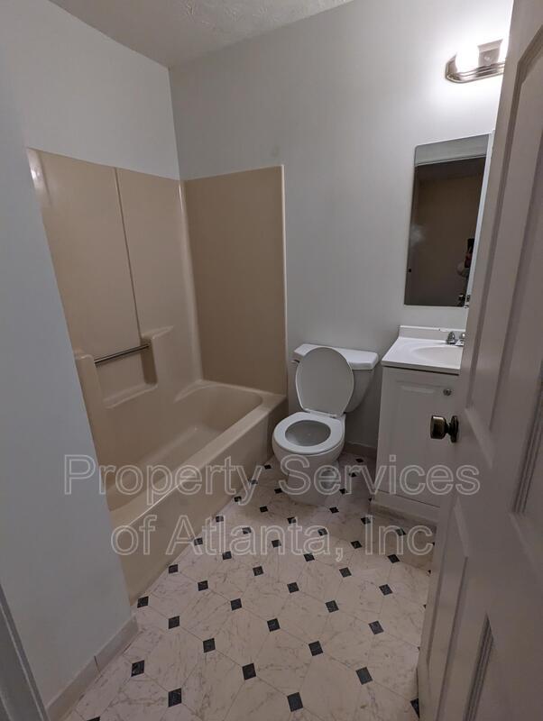 3BD/2.5 Townhome Move in now property image
