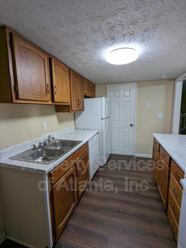3BD/2.5 Townhome Move in now property image