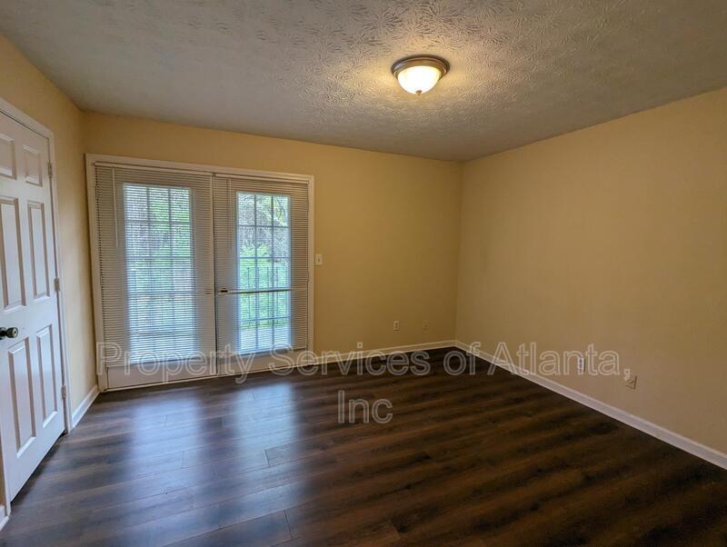 3BD/2.5 Townhome Move in now property image