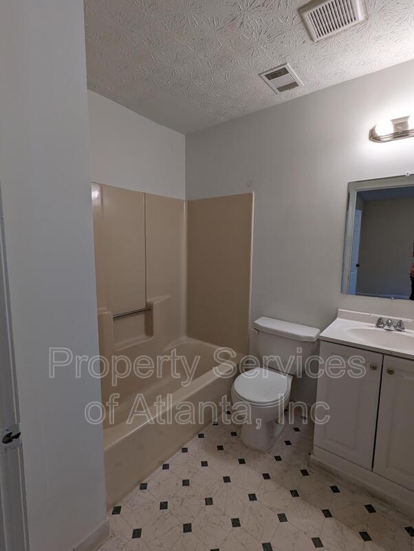 3BD/2.5 Townhome Move in now property image