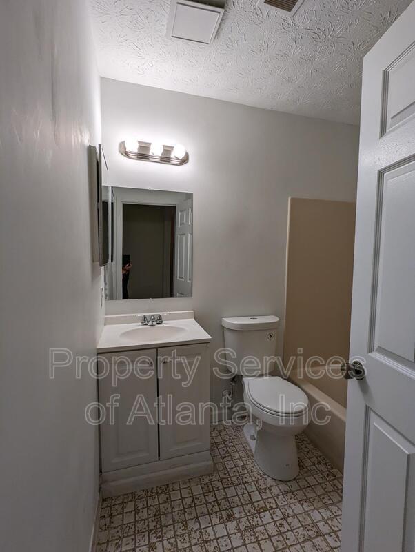 3BD/2.5 Townhome Move in now property image