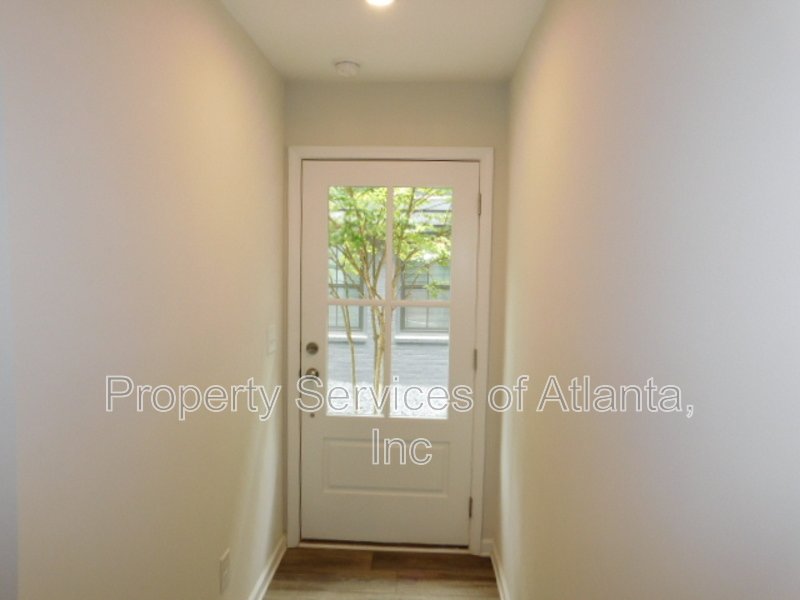 Chastain Park - 3-Story Newer Townhouse - Great Location!! property image