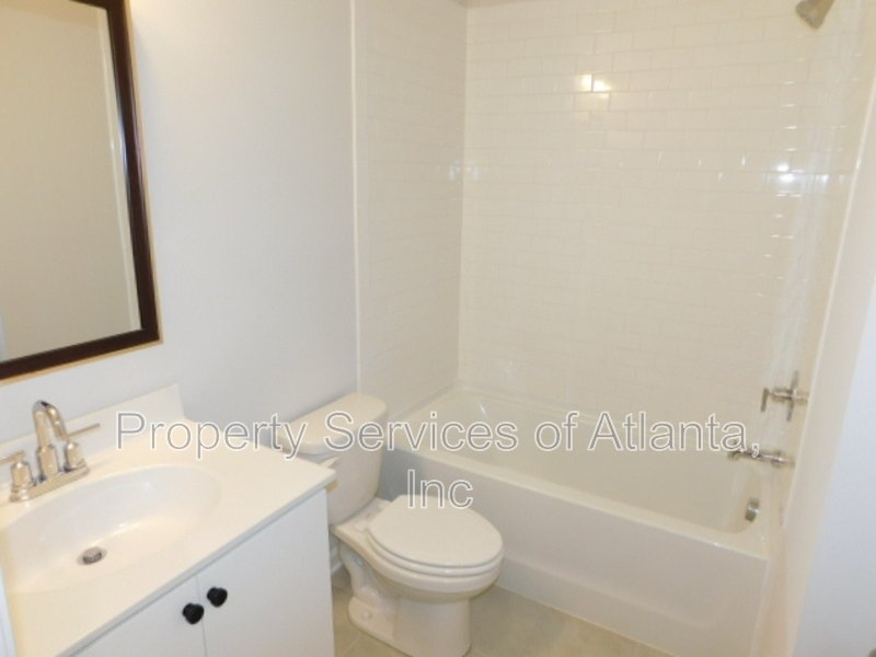 Chastain Park - 3-Story Newer Townhouse - Great Location!! property image