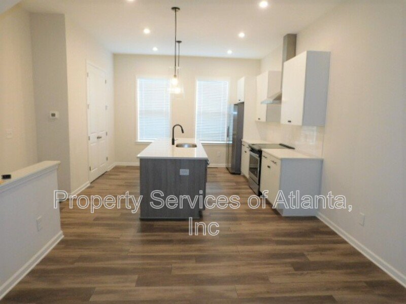 Chastain Park - 3-Story Newer Townhouse - Great Location!! property image