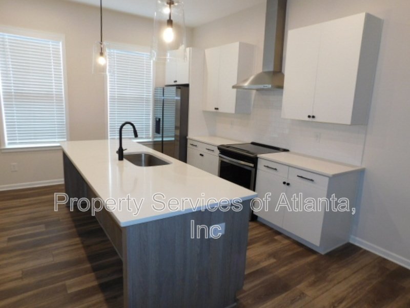 Chastain Park - 3-Story Newer Townhouse - Great Location!! property image