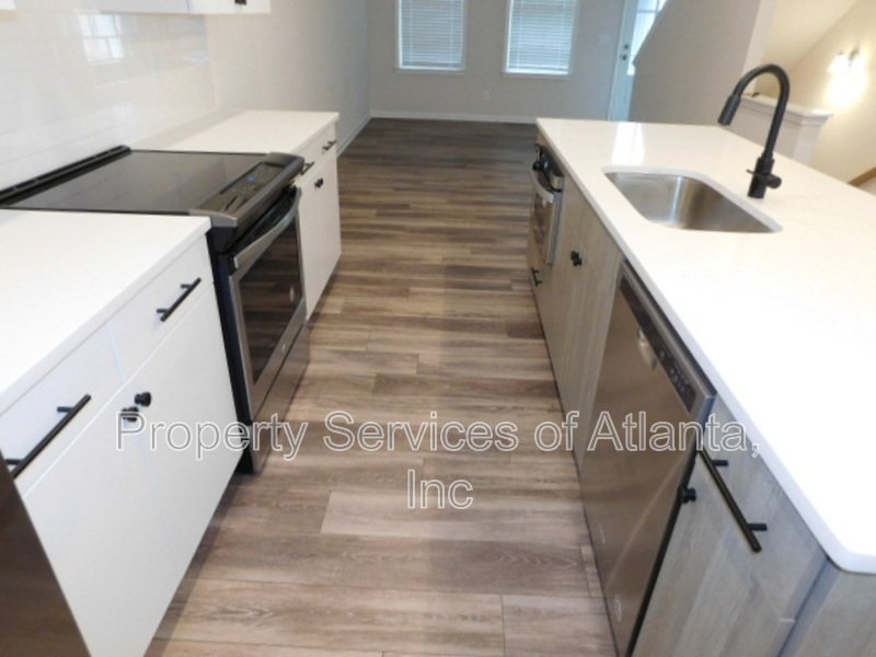 Chastain Park - 3-Story Newer Townhouse - Great Location!! property image