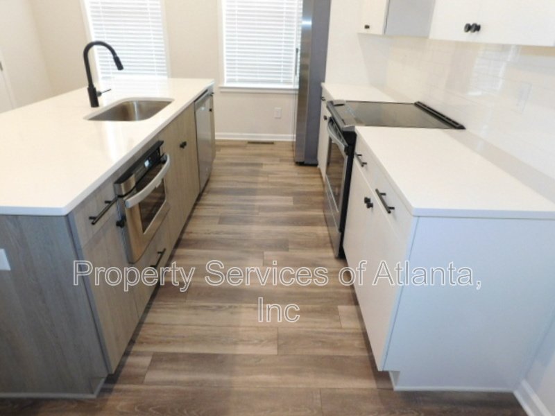 Chastain Park - 3-Story Newer Townhouse - Great Location!! property image