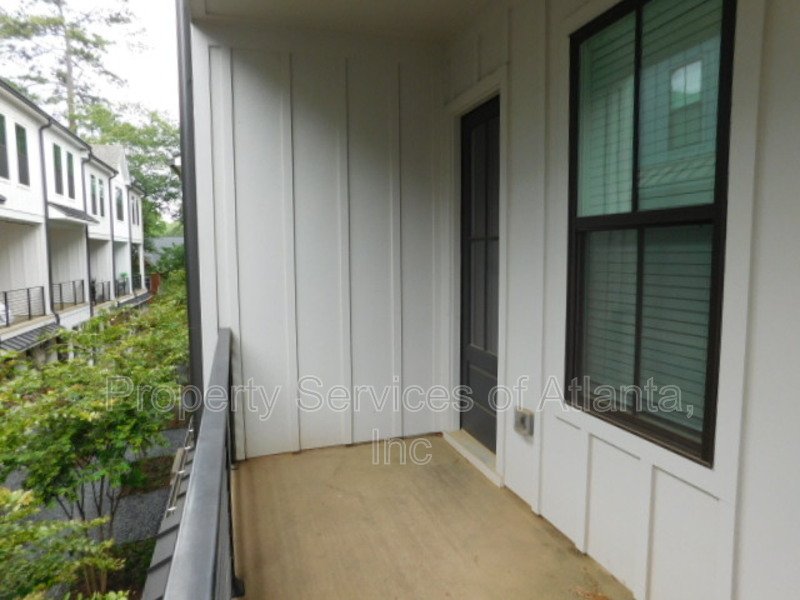 Chastain Park - 3-Story Newer Townhouse - Great Location!! property image