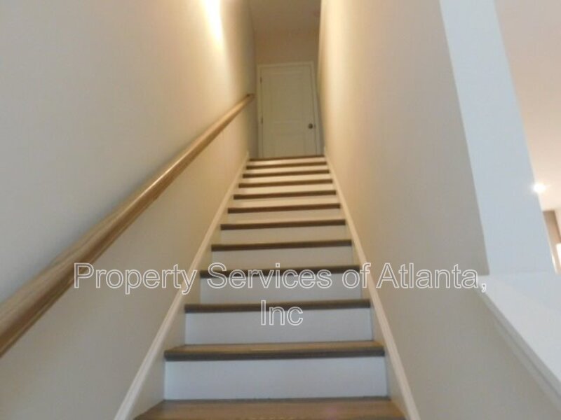 Chastain Park - 3-Story Newer Townhouse - Great Location!! property image
