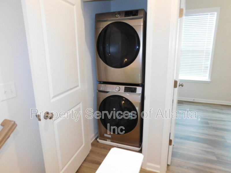 Chastain Park - 3-Story Newer Townhouse - Great Location!! property image