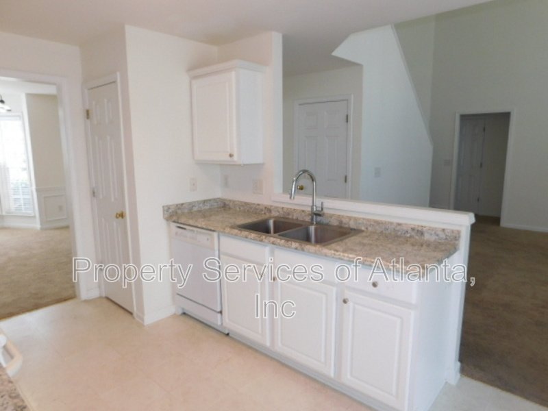 Alpharetta - 3BR/2.5BA TH - Includes Landscaping & Trash property image