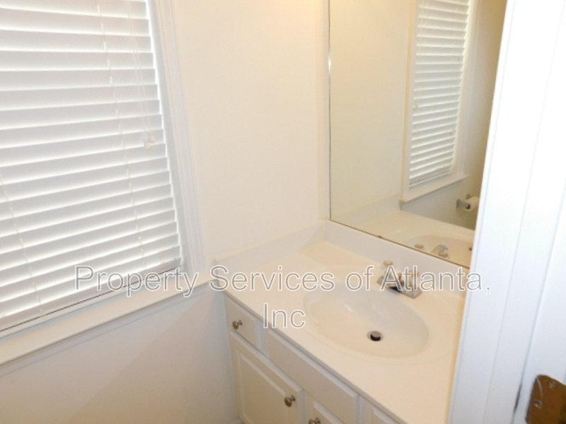 Alpharetta - 3BR/2.5BA TH - Includes Landscaping & Trash property image