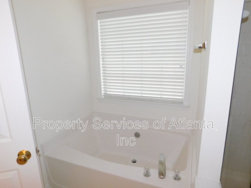 Alpharetta - 3BR/2.5BA TH - Includes Landscaping & Trash property image