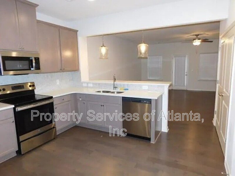 Gated - 4/3.5  Townhouse- Trash & Landscaping Included property image