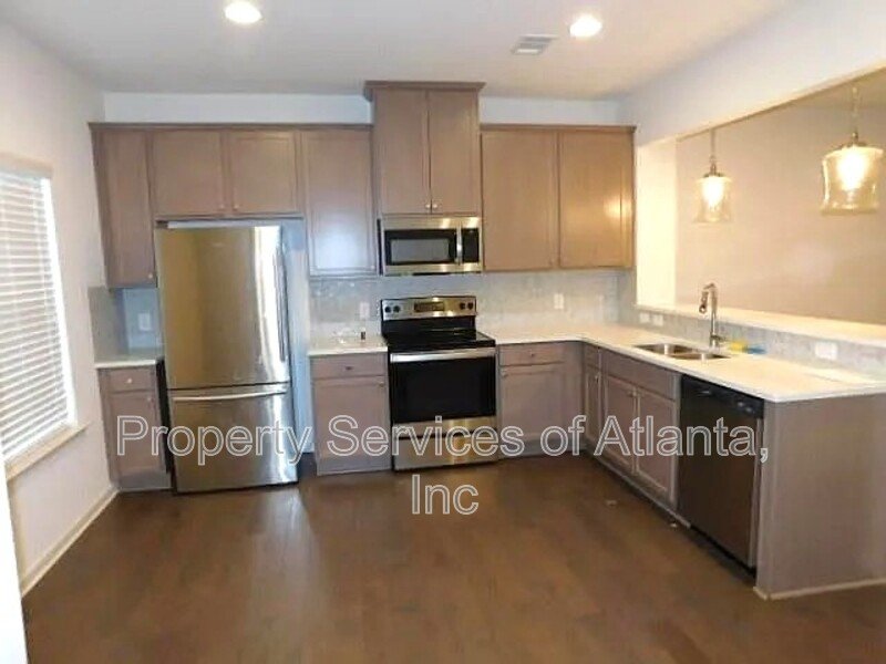 Gated - 4/3.5  Townhouse- Trash & Landscaping Included property image