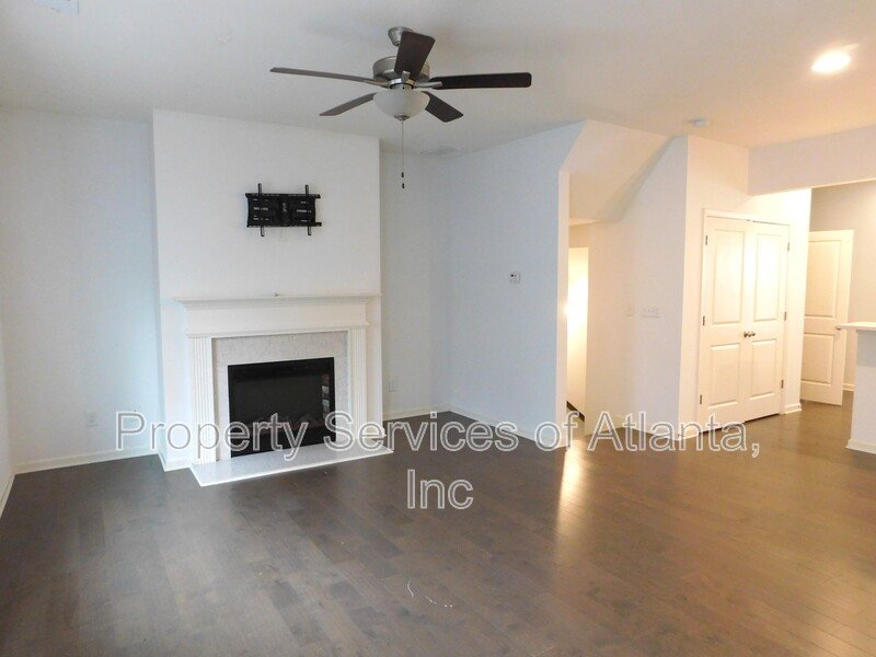 Gated - 4/3.5  Townhouse- Trash & Landscaping Included property image