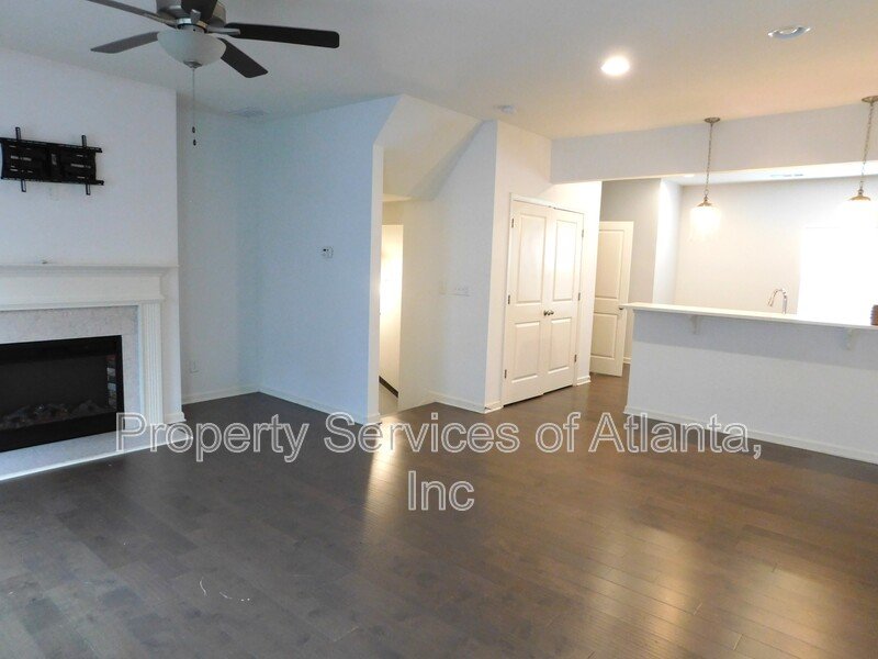 Gated - 4/3.5  Townhouse- Trash & Landscaping Included property image