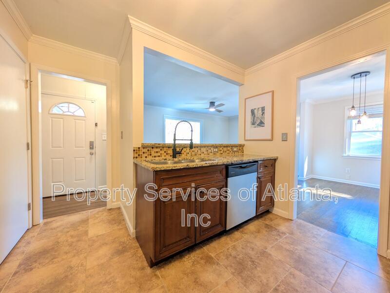 Atlanta Home 3BD/2BA close to 20 & 75 Pets Welcome property image