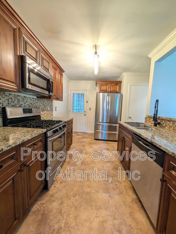 Atlanta Home 3BD/2BA close to 20 & 75 Pets Welcome property image