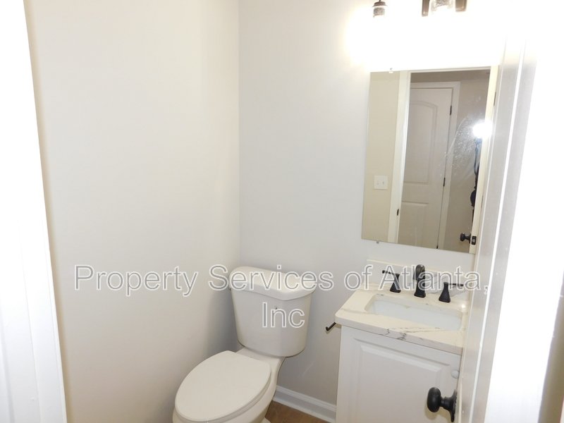 Powder Springs - 2BR/2.5BA Renovated End Unit Townhouse property image