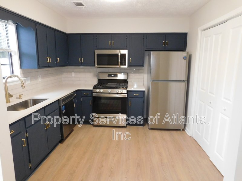 Powder Springs - 2BR/2.5BA Renovated End Unit Townhouse property image