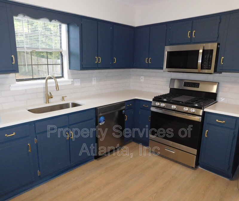 Powder Springs - 2BR/2.5BA Renovated End Unit Townhouse property image